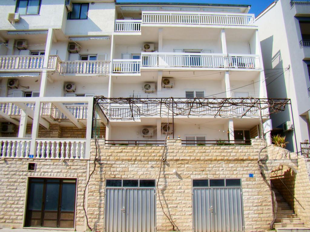 Apartments Anka ดูเช ภายนอก รูปภาพ