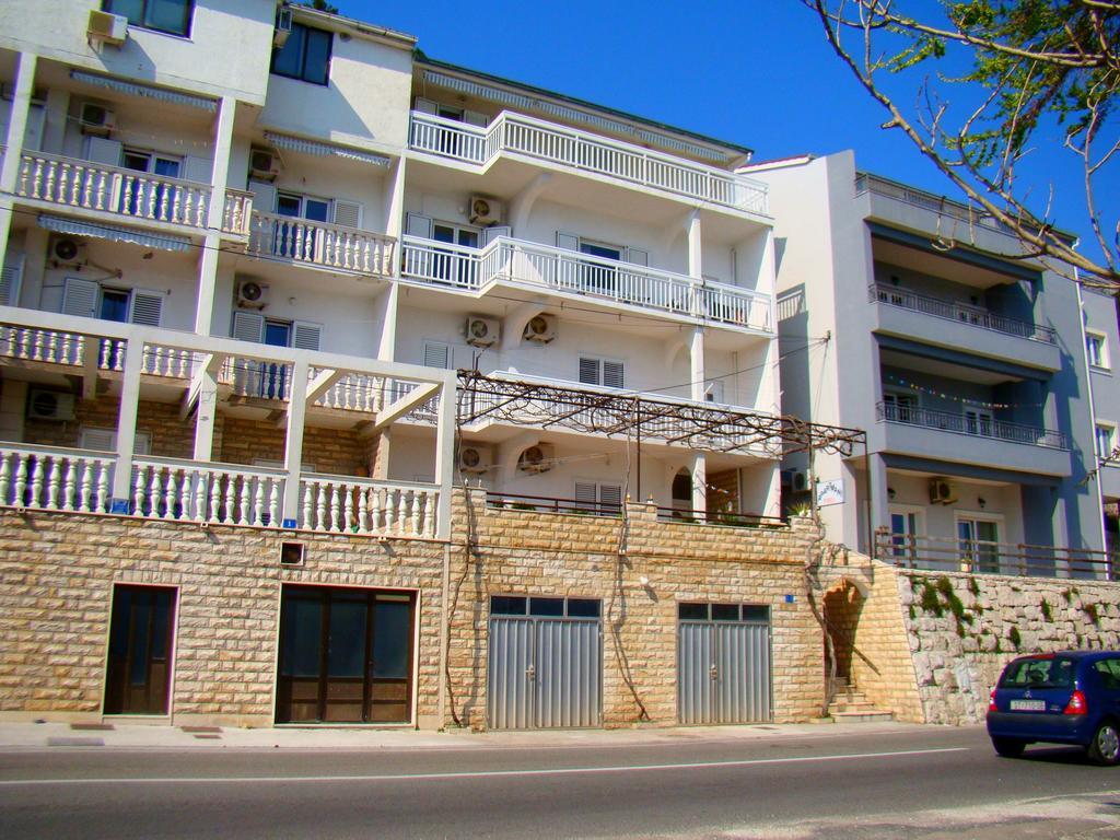 Apartments Anka ดูเช ภายนอก รูปภาพ